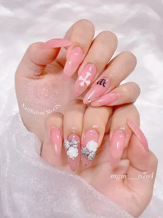 MoON...❤︎ MeGuのネイルデザイン