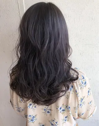 セミロング フジサキ ケンのヘアスタイル