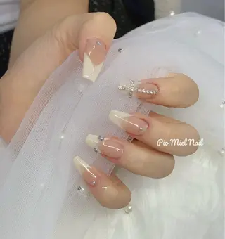 ミディアム Pio Mielのネイルデザイン