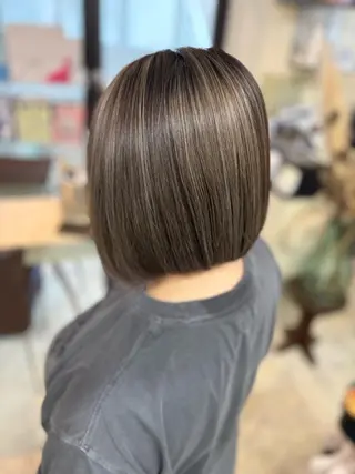 セミロング カラー 白髪ボカシカラー /骨格に合わせカットのヘアスタイル