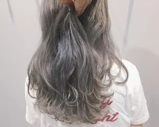 セミロング カラー VIRETTA 【ヴィレッタ】のヘアスタイル