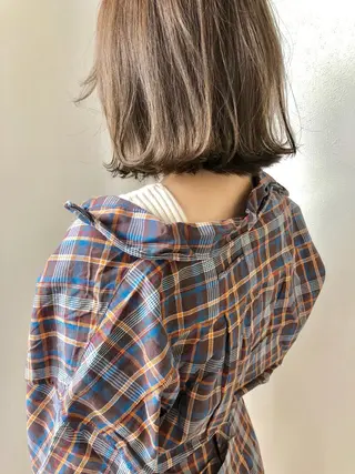 ミディアム カラー 岩田 萌那のヘアスタイル