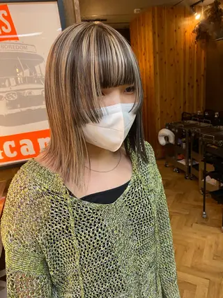 ミディアム デザインカラー/ボブ ブリーチカラー/ユリのヘアスタイル