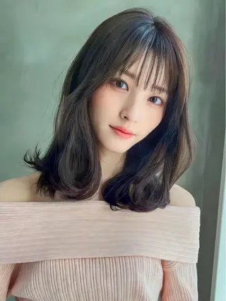 セミロング 白井 音羽のヘアスタイル