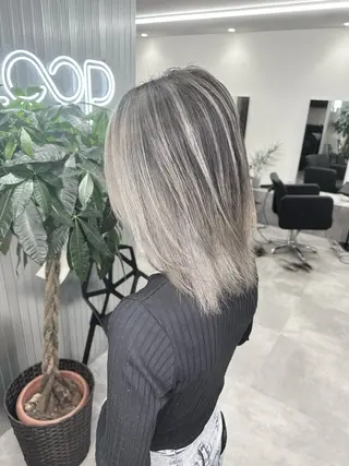 ミディアム カラー LOOP hairのヘアスタイル