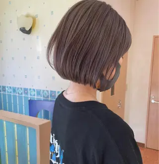 ミディアム カラー yui .のヘアスタイル