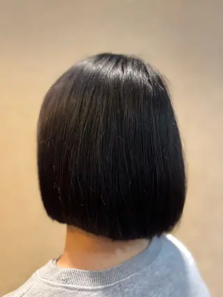 ミディアム 吉永 衣織のヘアスタイル