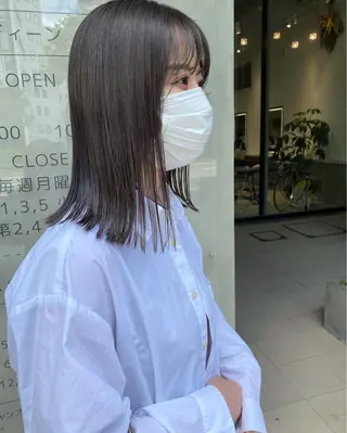 セミロング カラー DEAN ISLA 大人レイヤーカットのヘアスタイル