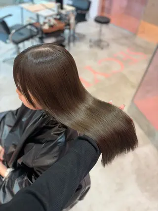 ロング カラー 眞渋 美羽音のヘアスタイル