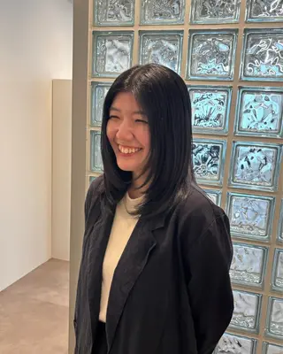 ミディアム カラー 渡辺 彩乃のヘアスタイル