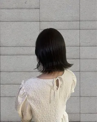 ミディアム カラー ayano / 透明感・くすみカラーのヘアスタイル