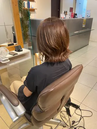 ミディアム 青山 光のヘアスタイル