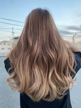 ロング カラー 山西 真琴のヘアスタイル