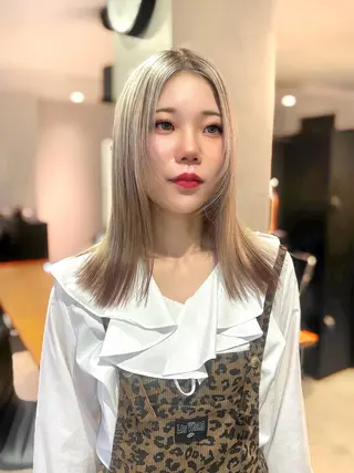 セミロング カラー 🌻名古屋🌻 🫧ハイトーン🫧のヘアスタイル