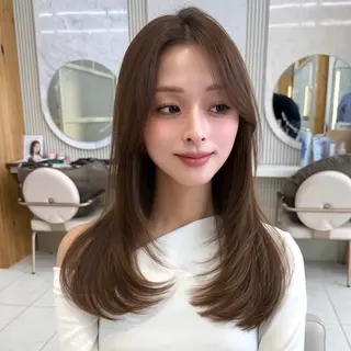 セミロング 似合わせレイヤー/ 透明感カラーのヘアスタイル