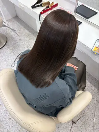 ミディアム LOMARLIE/ NATUMIのヘアスタイル