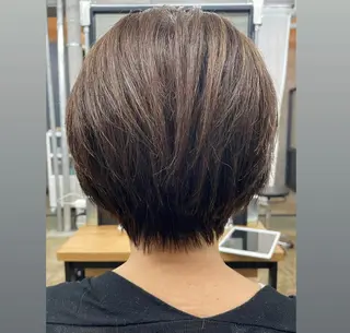 ショート レイヤー/透明感 カラー ☽EMIRIのヘアスタイル