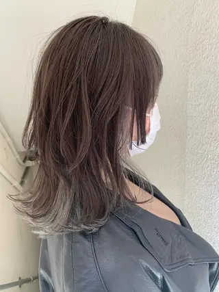 セミロング ハイライト✖️ 暗髪🤎Nahoのヘアスタイル