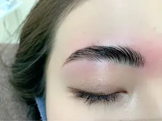 アイブロウ 小林 玲菜のマツエク・マツパデザイン