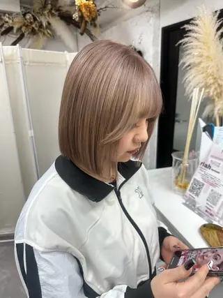 ミディアム ハイトーン/ダブル カラー/akihoのヘアスタイル