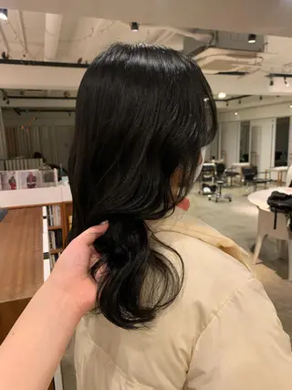 ミディアム カラー 透明感カラー レイヤーカット りなのヘアスタイル