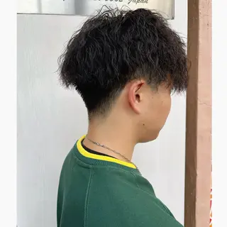 ショート パーマ レイヤーカット🌈 透明感カラー🌷ユリのヘアスタイル