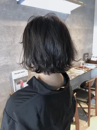 ミディアム 俵 知広のヘアスタイル