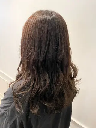 ロング ツヤ感カラーレイヤー カット川野莉空のヘアスタイル