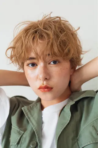 ショート カラー ノグチ ナツコのヘアスタイル