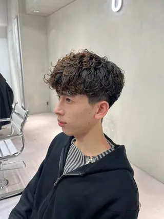 ショート パーマ メンズ ⚡メンズパーマフ ェードカットTomyのヘアスタイル