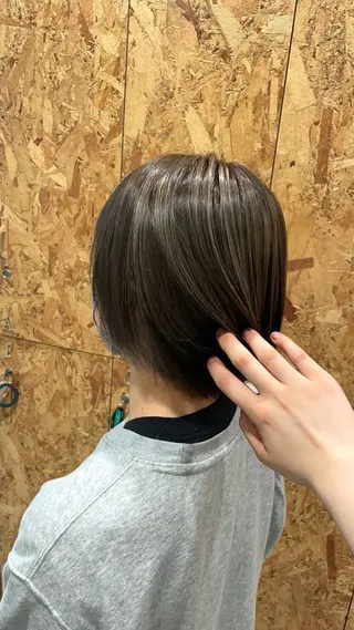 ショート カラー イヤリングカラー特化 🎀於曽能実夢のヘアスタイル
