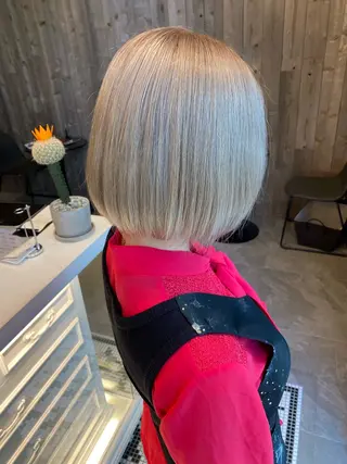 ショート カラー 🩷🍭中津・梅田 エリア🍬💜のヘアスタイル