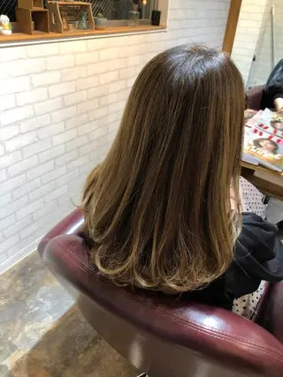 ロング みやもと まなみのヘアスタイル