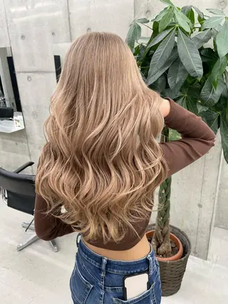 ロング 手島 カミラのヘアスタイル