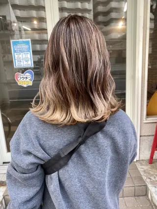 ミディアム 西元 亜由美のヘアスタイル