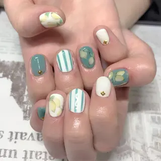 ネイル elu :nail&eyeのネイルデザイン
