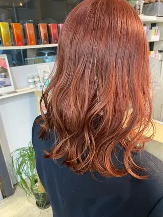 ミディアム 小林 朋花のヘアスタイル