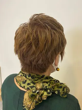 ショート カラー & kuのヘアスタイル