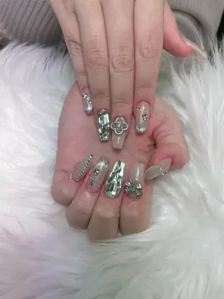 ネイル U nail 🩷 高田馬場店のネイルデザイン