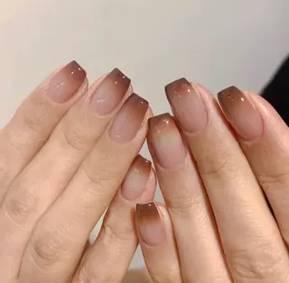 ネイル Queens 榊 まおのネイルデザイン