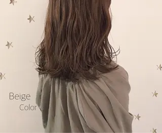 ミディアム カラー 市川 千夏のヘアスタイル