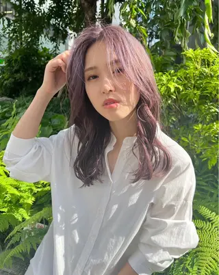 セミロング シンプル 美容室のヘアスタイル