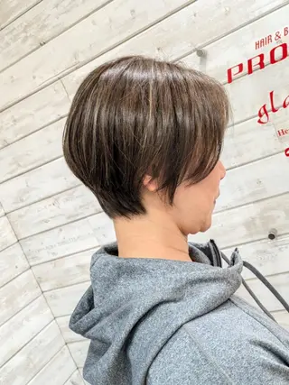 ショート Yoko ブリーチカラーのヘアスタイル