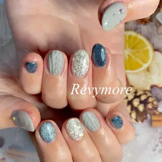 ミディアム ネイル nail salon Revymoreのネイルデザイン
