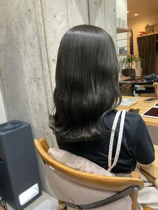 ミディアム ✨色持ちの良い艶 カラー✨蟹江真世のヘアスタイル