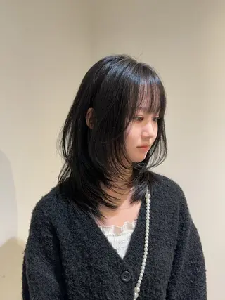 ミディアム カラー 大阪ウルフカット ハッシュカットのヘアスタイル