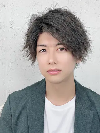 ミディアム パーマ メンズ 岩倉 諒のヘアスタイル