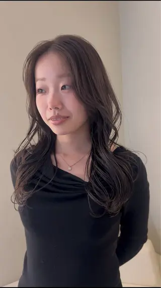 セミロング カラー tomu/大名/艶髪 髪質改善/透明感のヘアスタイル