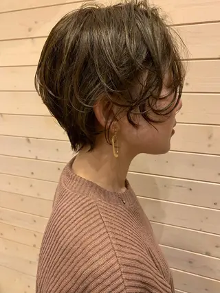 ショート カラー パーマ 安達 俊亮のヘアスタイル