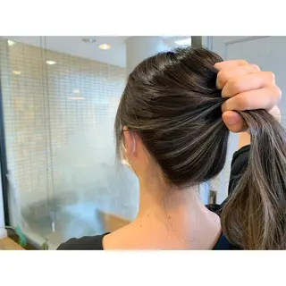 ロング カラー ツキダテ ユイのヘアスタイル